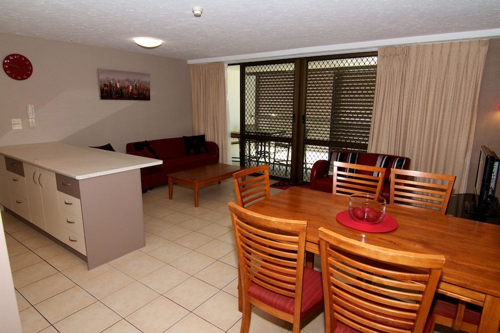 MERRIMA COURT HOLIDAY APARTMENTS 62/74