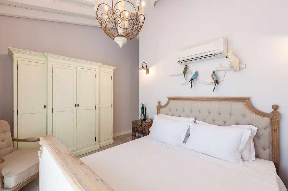 Alacaat Hotel 10/50