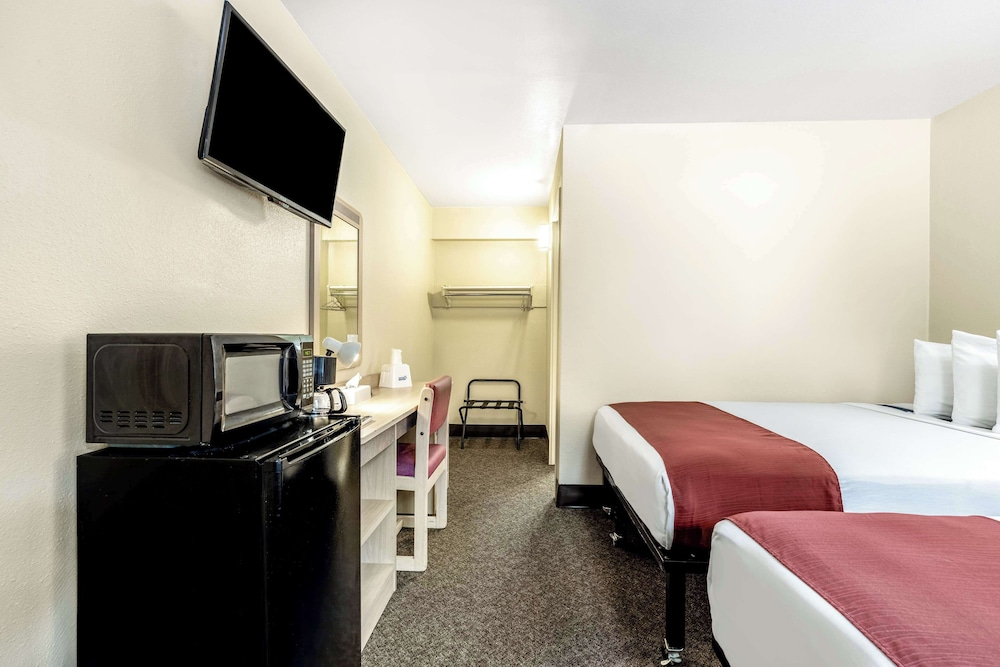 Americas Best Value Inn Lake City 26/45