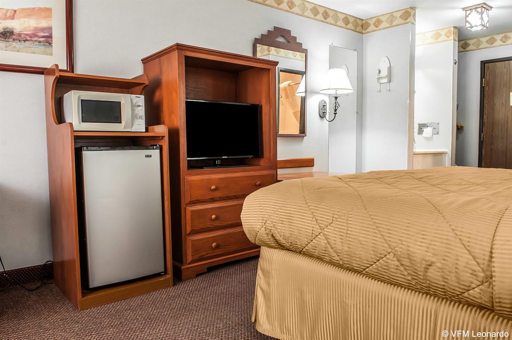 Economy Inn 12/24
