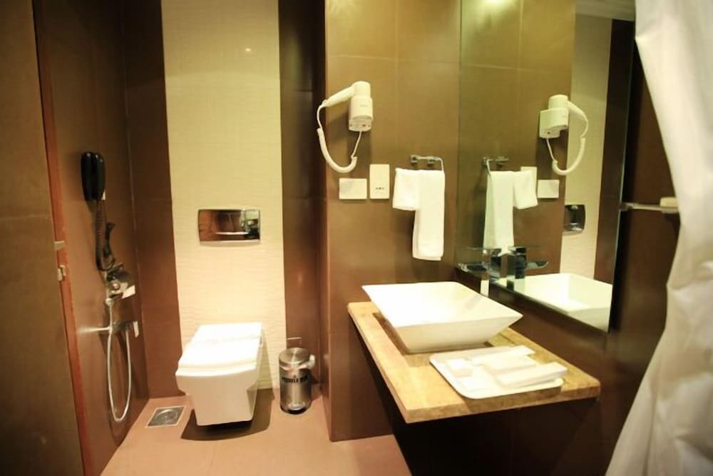 Riverview Hotel 42/48