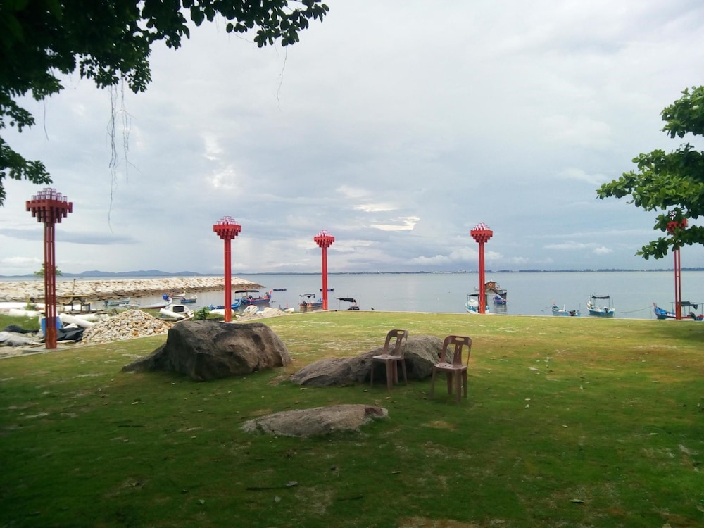 8 BOUTIQUE BY THE SEA HOTEL 37/50