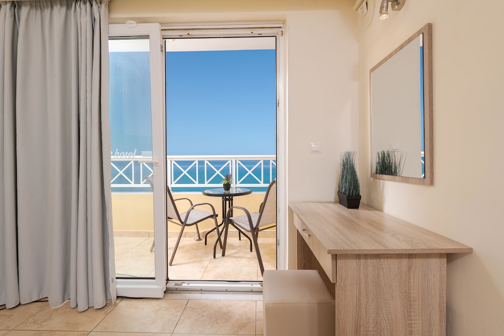 Nefeli Beach 25/44
