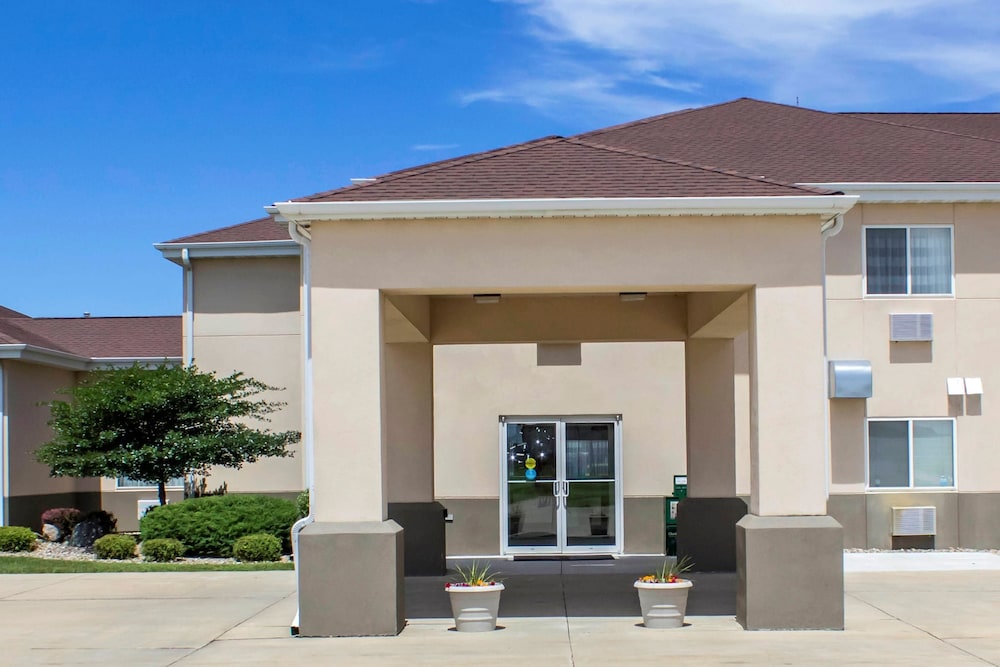 Sleep Inn & Suites Charles City 2/54