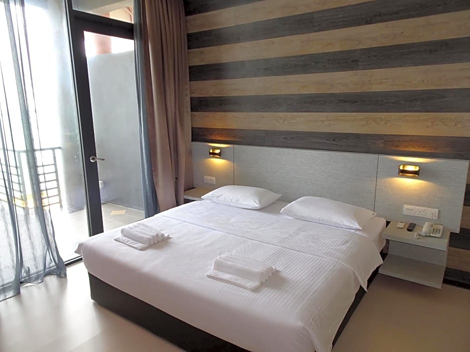 Bayfront Hotel 7/94