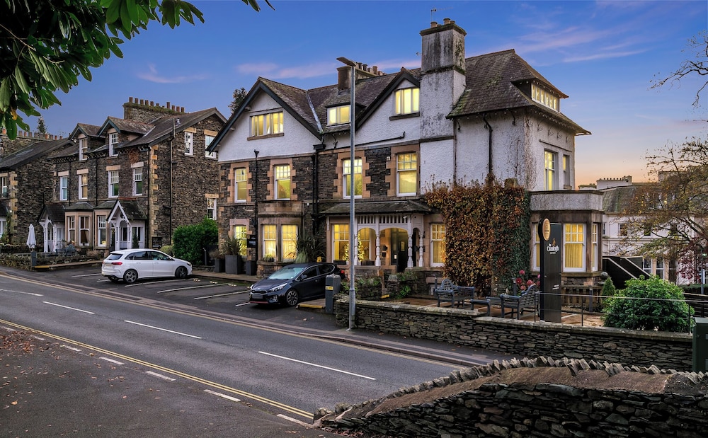 Cranleigh Boutique 34/46