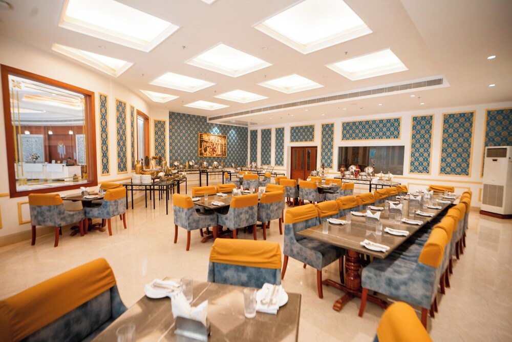 Hotel Chandela Khajuraho 30/50