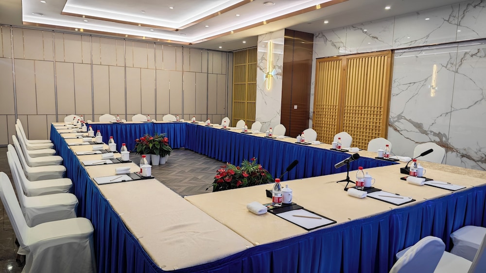 Hangzhou Haiwaihai Holiday Hotel (ex. Holiday Inn Express Grand Canal) 44/50