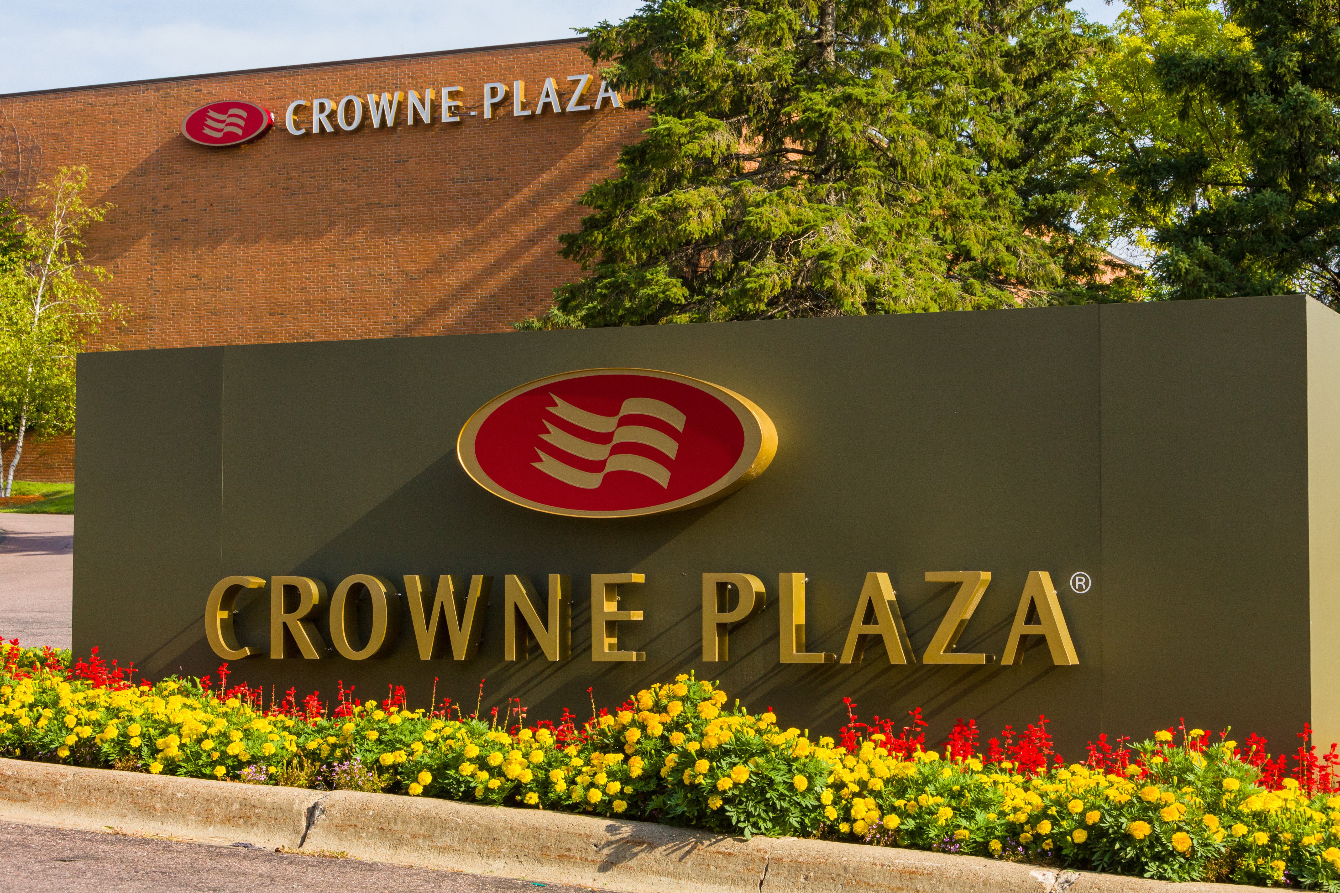 Crowne Plaza Minneapolis West 59/60