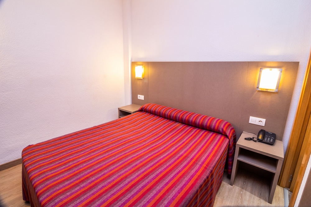 Hotel Montesol 16/64