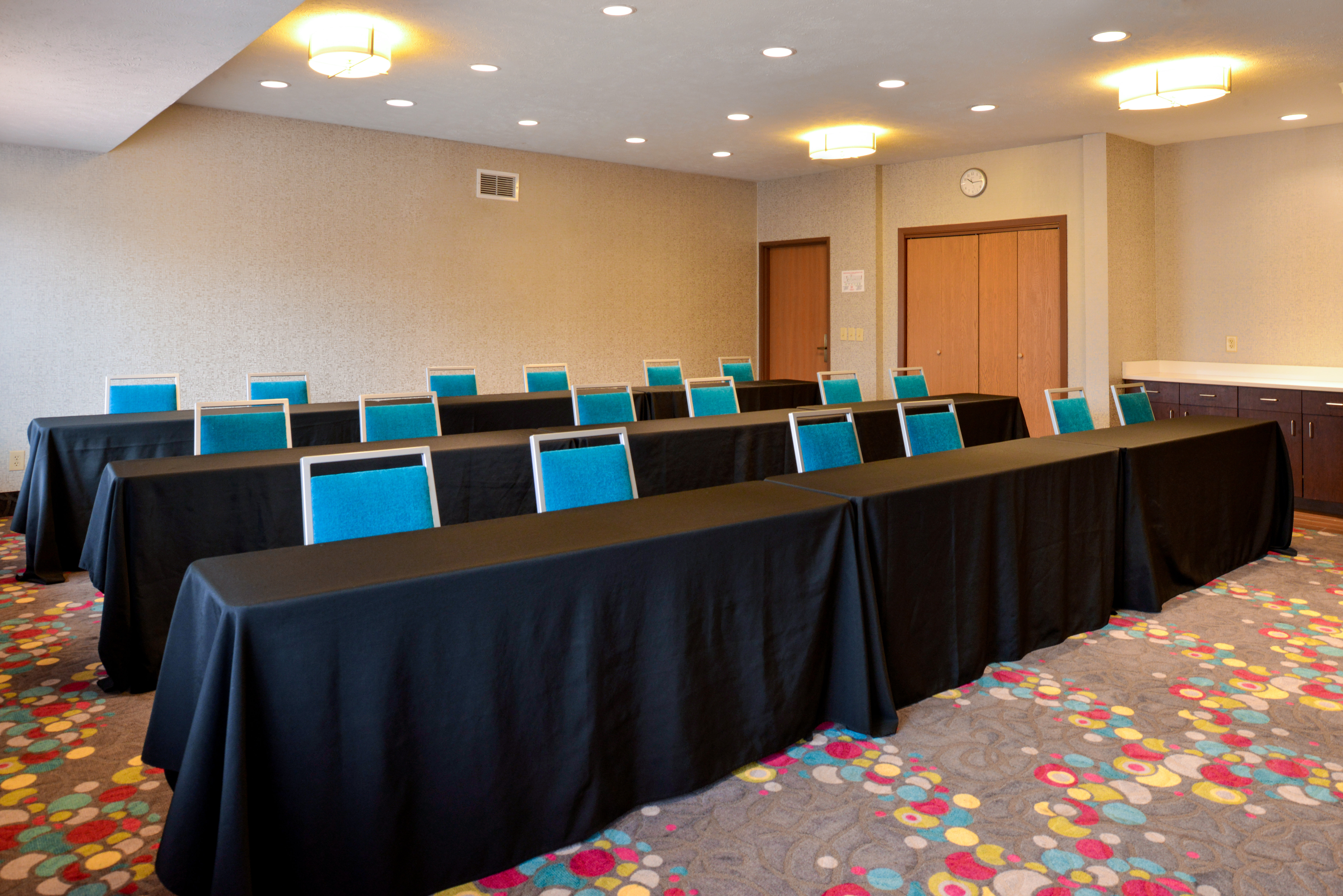 Holiday Inn Express Hotel And Suites Omaha West 42/46