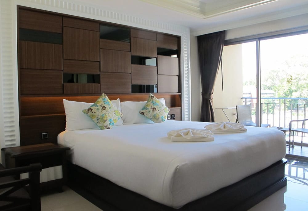 MARCH HOTEL PATTAYA 7/42
