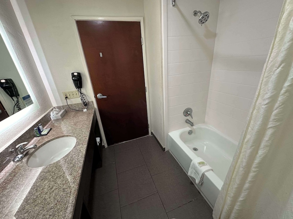 غرفة بزنس بسرير كينج لذوي الإعاقة، Sleep Inn & Suites Pineville - Alexandria 3/6