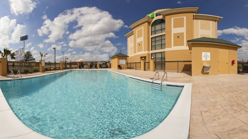 Holiday Inn Express Hotel & Suites Cordele North 1/79
