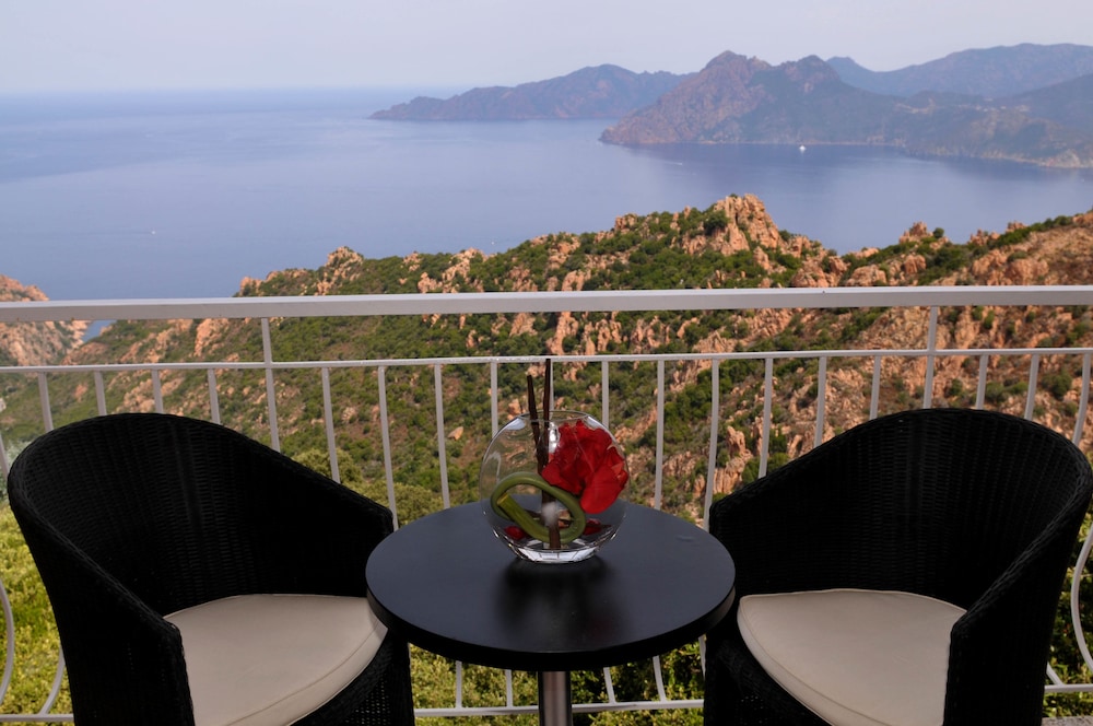 Hotel Capo Rosso 33/37