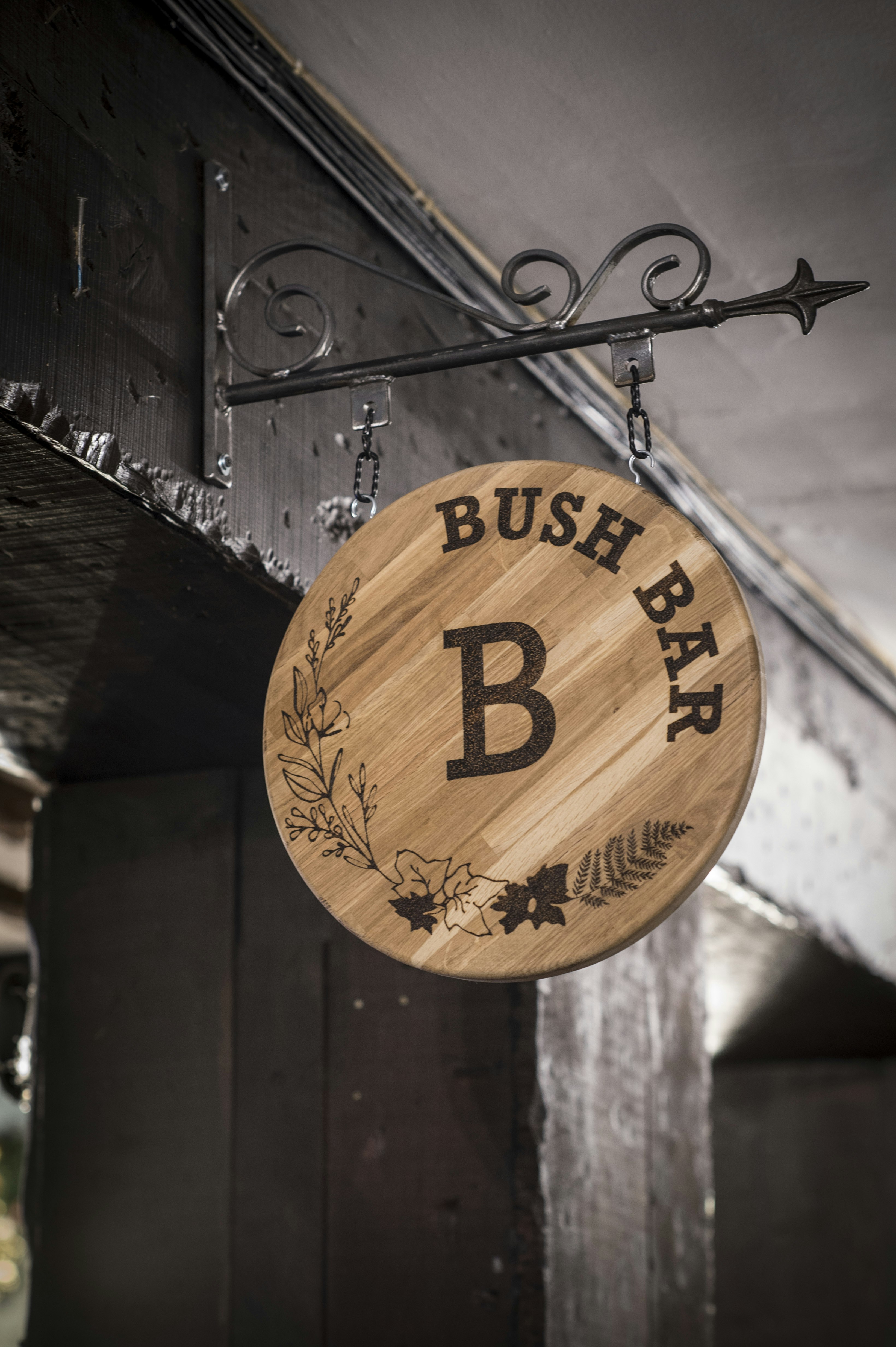 Bush Hotel Farnham 24/50