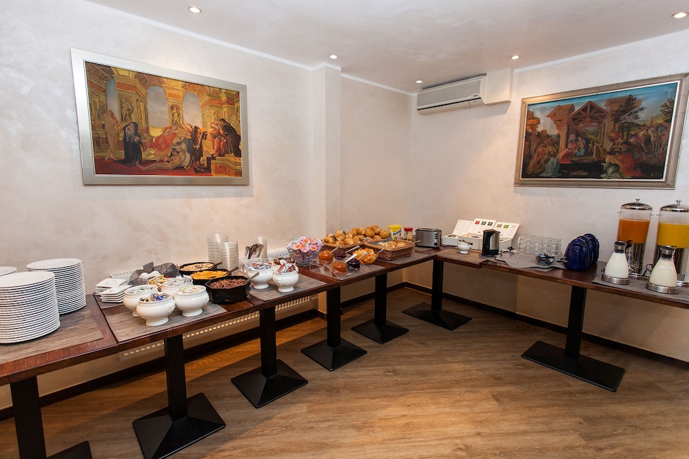 Boutique 003 Koln am DOM 19/28