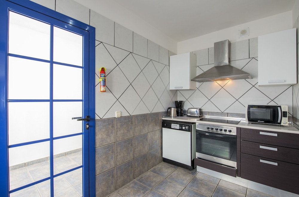Villas Puerto Rubicon 8/71