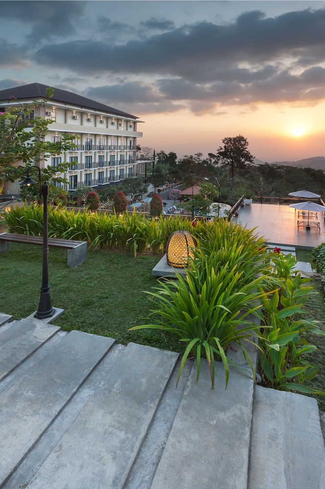 Nava Hotel Tawangmangu 66/73
