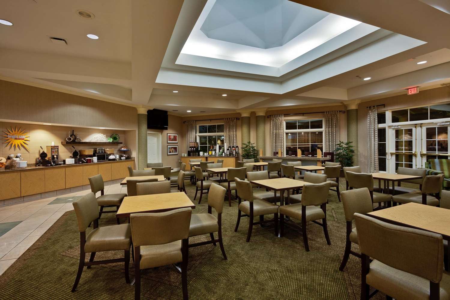 La Quinta Inn & Suites by Wyndham USF (Near Busch Gardens) 32/54