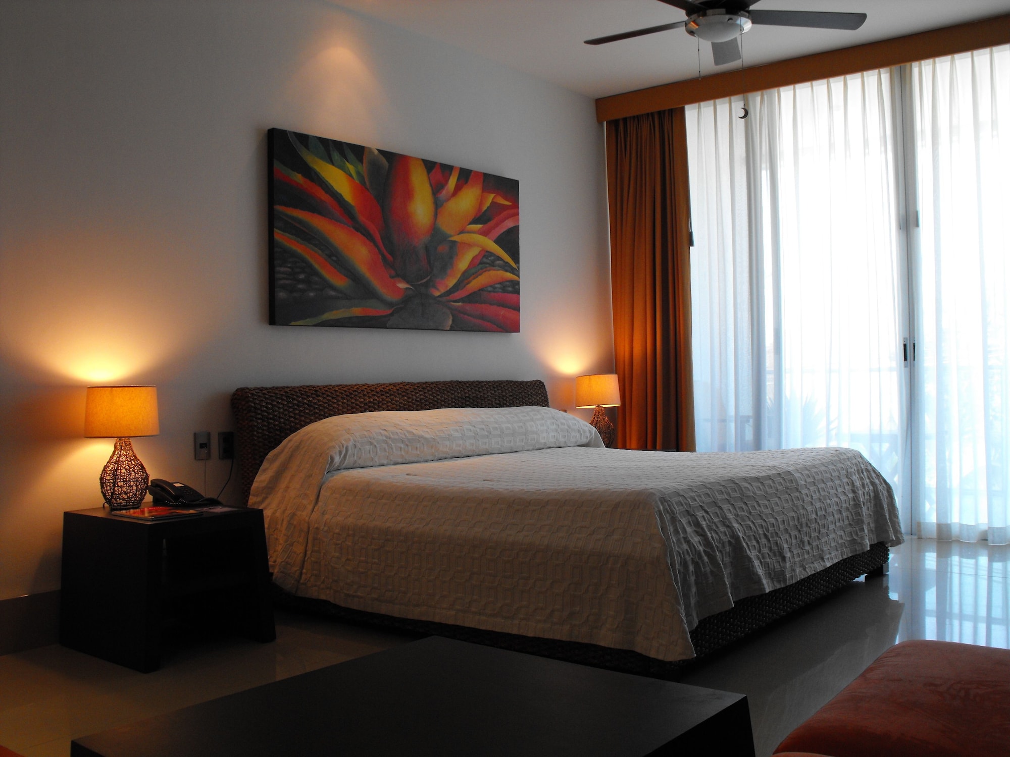 MASTER, SUITE