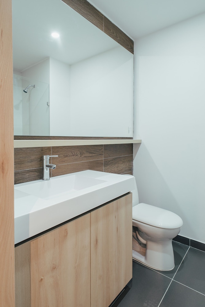 UMA Suites Chia 50/57