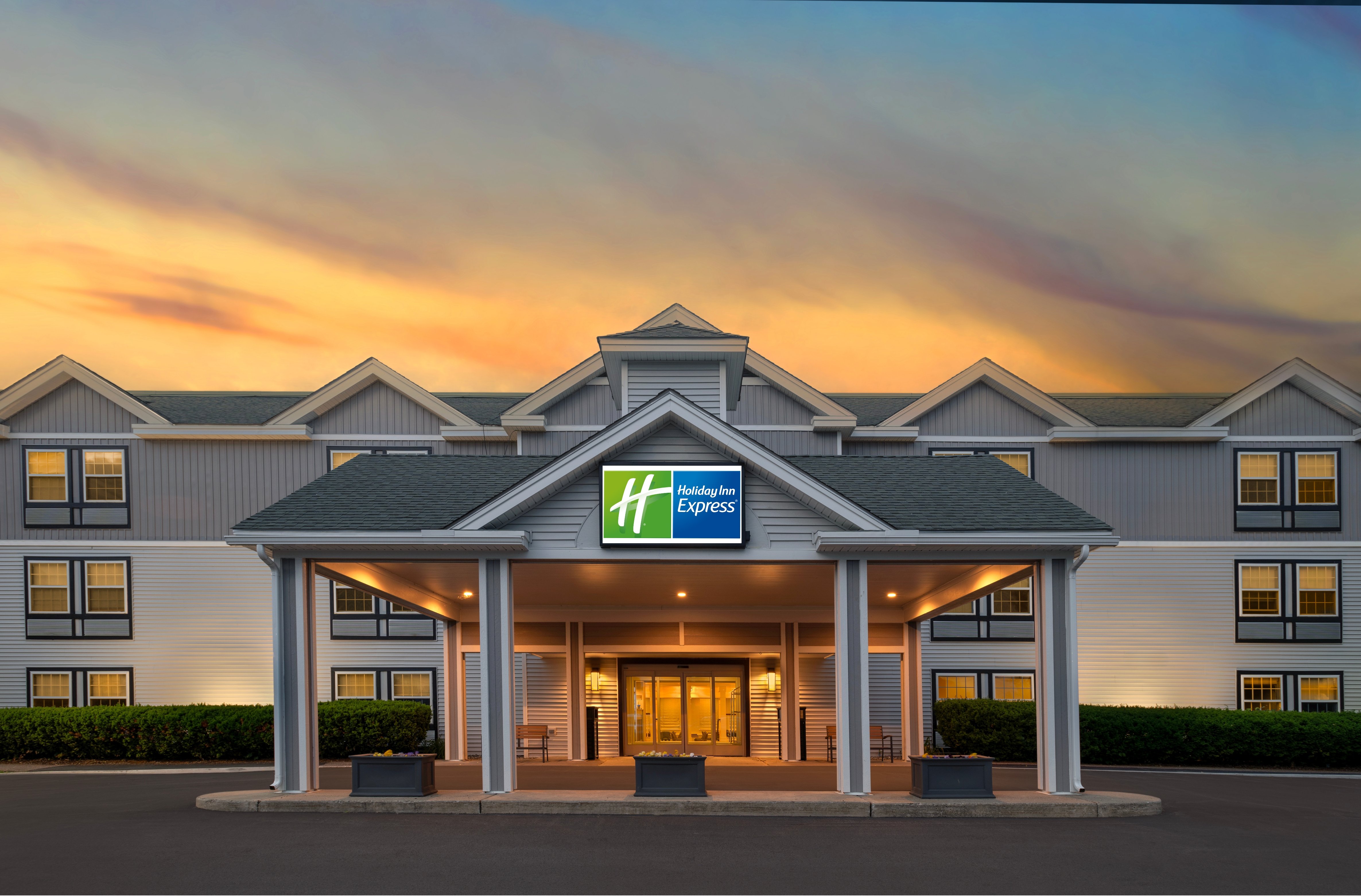 Holiday Inn Express St. Albans 1/21