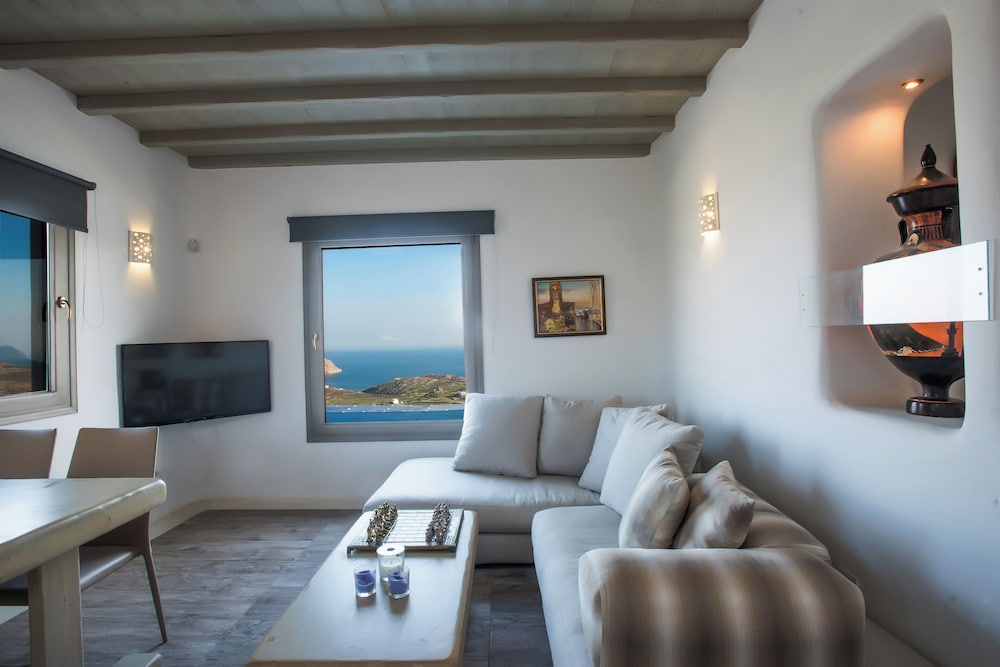 Amallini Suites 35/50