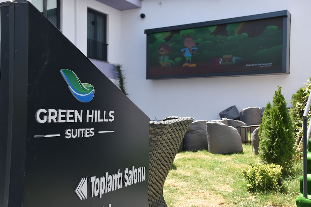 Green Hills Suites 2/60