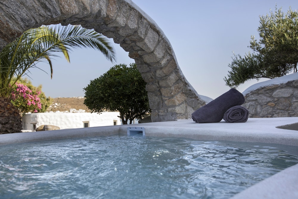 Dreambox Mykonos Suites 24/53
