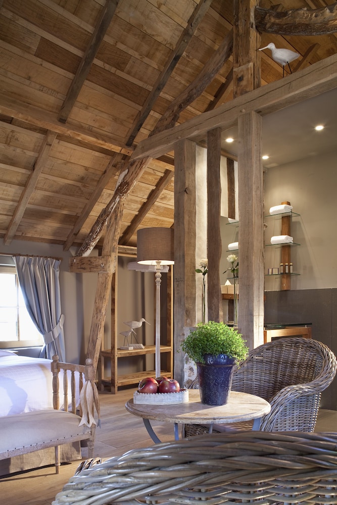 Auberge De La Source 34/69