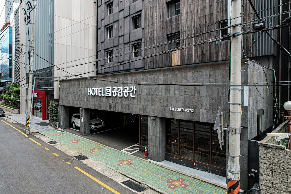 B Cent Hotel 48/58