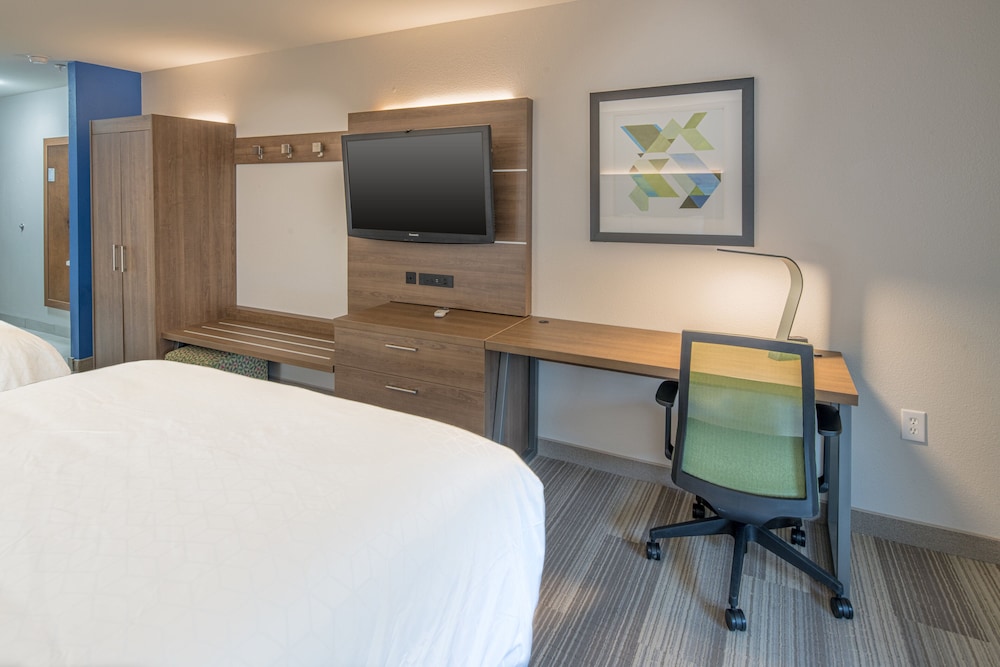 Holiday Inn Express Suites N Waco Area West 46/51