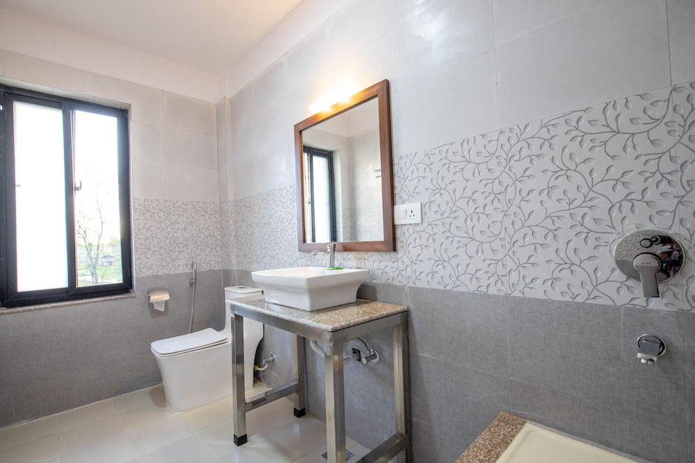 Badreni Jungle Resort (P.) Ltd 43/48