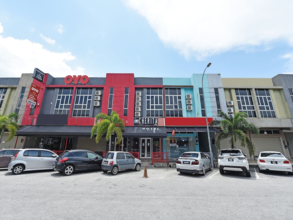 Super OYO Capital O 90556 Hotel Cherita Rooms 16/17