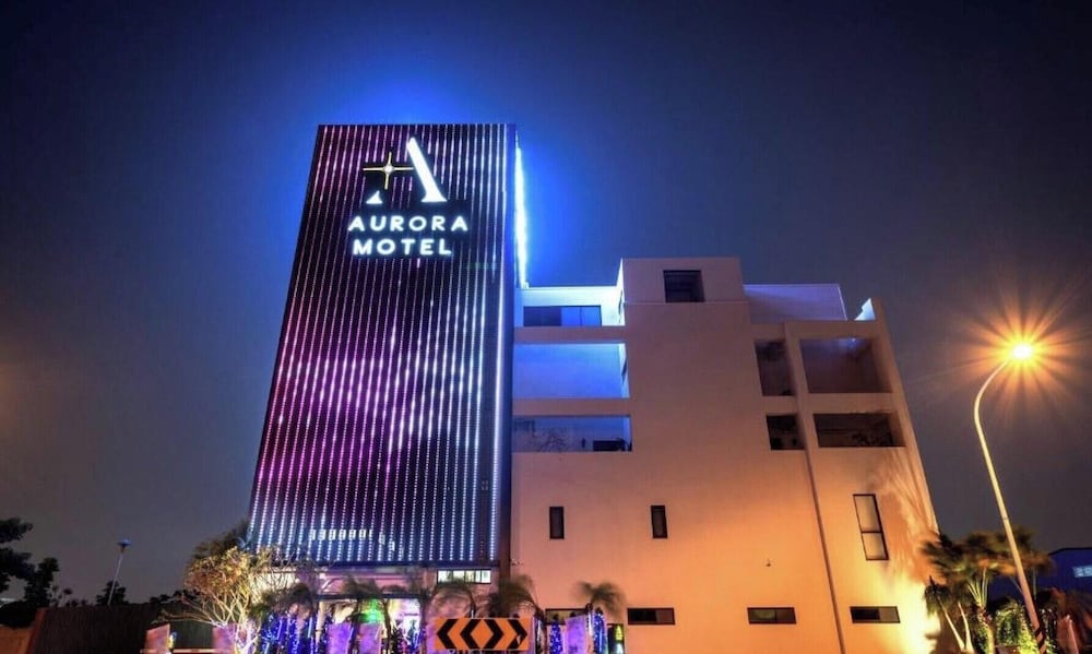 Aurora Motel 1/29