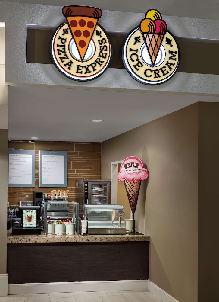 Embassy Suites by Hilton Orlando Lake Buena Vista Resort 76/100