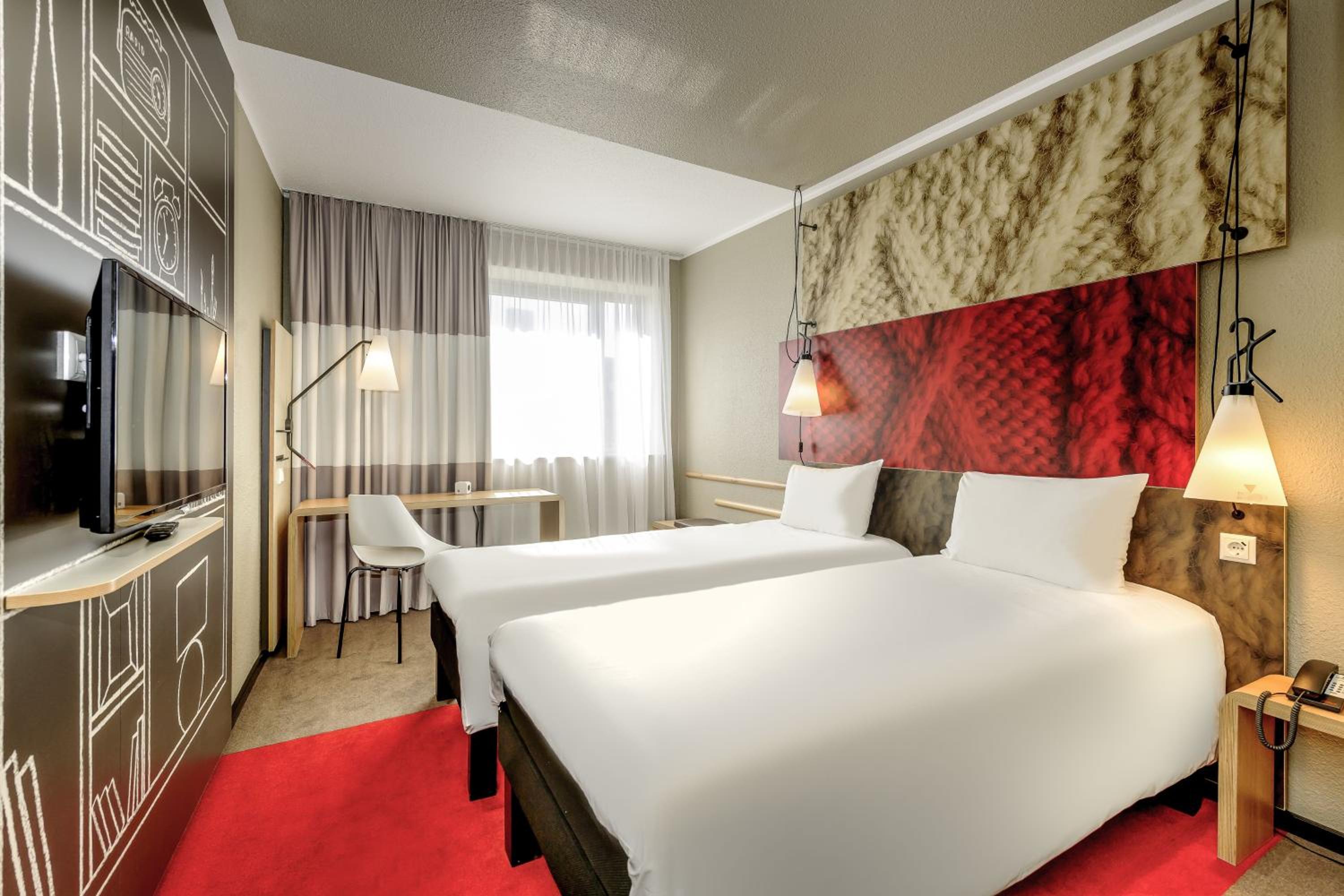 Room, Twin Beds, Ibis Aachen Marschiertor Aix-La-Chapelle 3/4