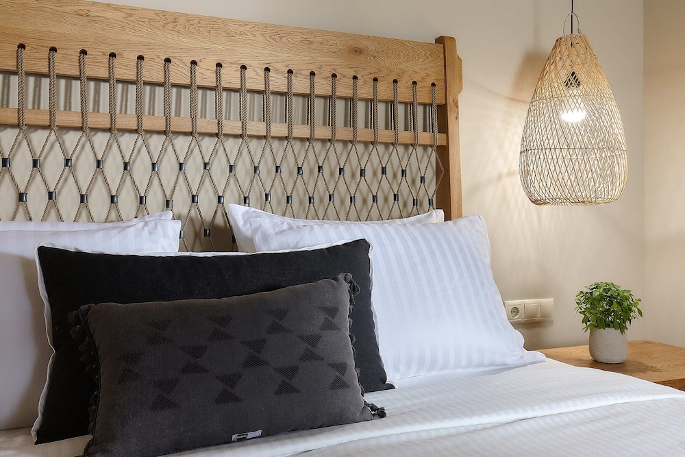 Grace Villas Collection Adult Only 18 + 115/149