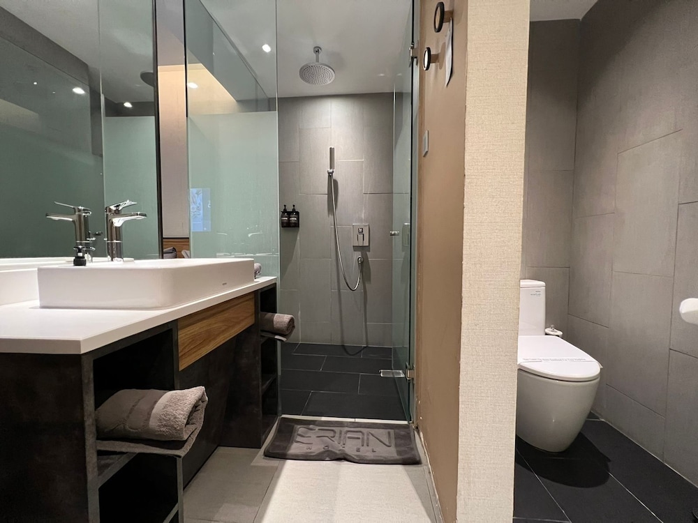 Erian Hotel 43/50