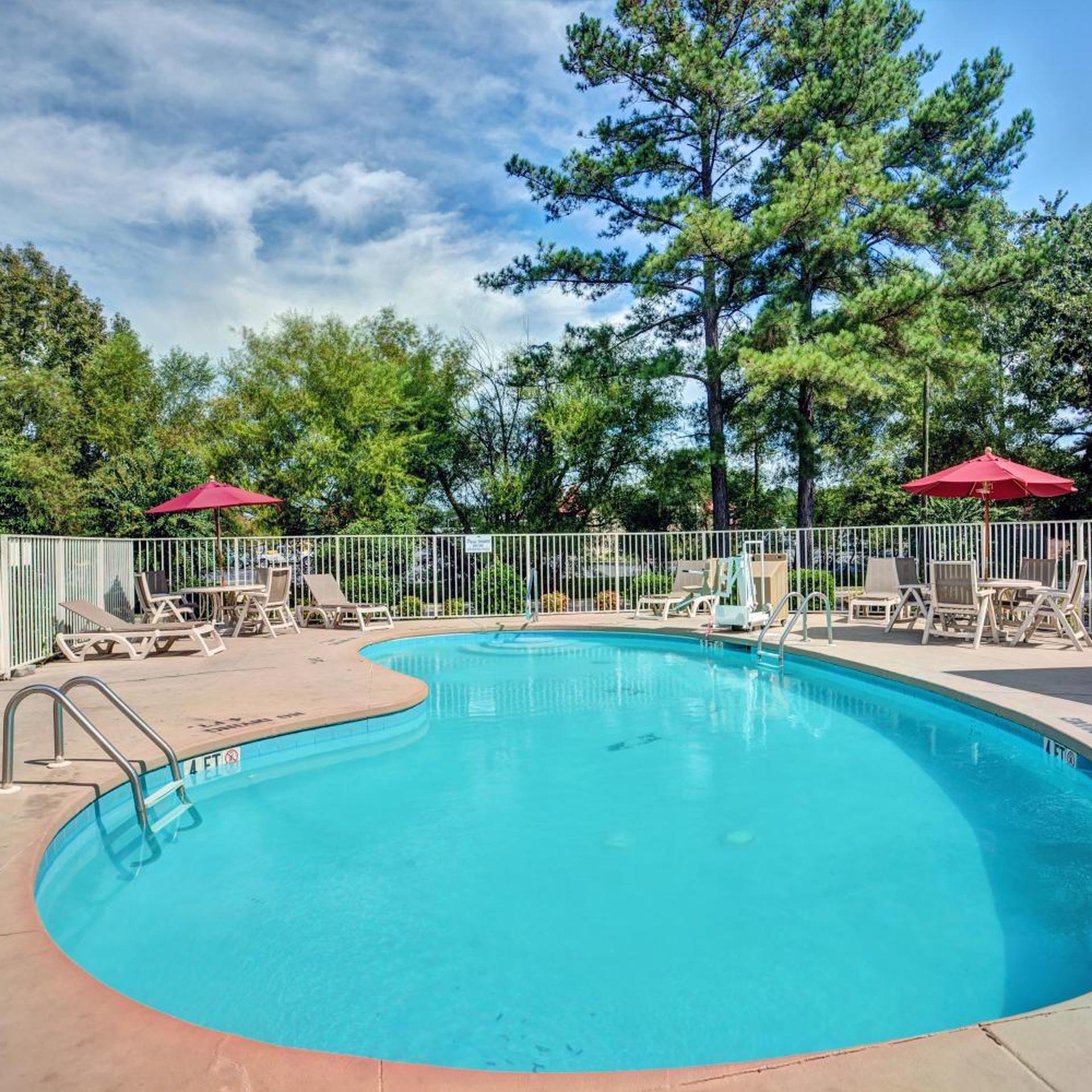Travelodge by Wyndham Fayetteville 17/24