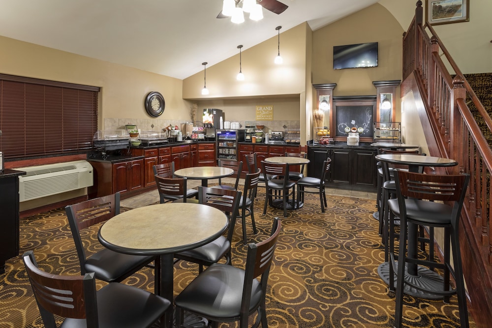 AmericInn by Wyndham Beaver Dam 45/60
