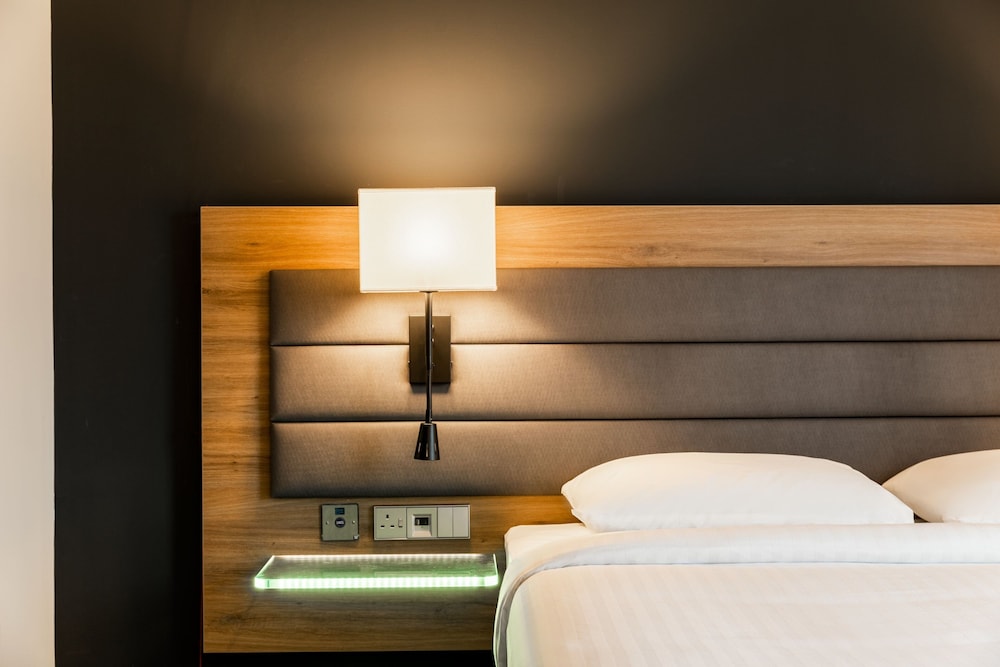 Moxy Glasgow SEC 14/37