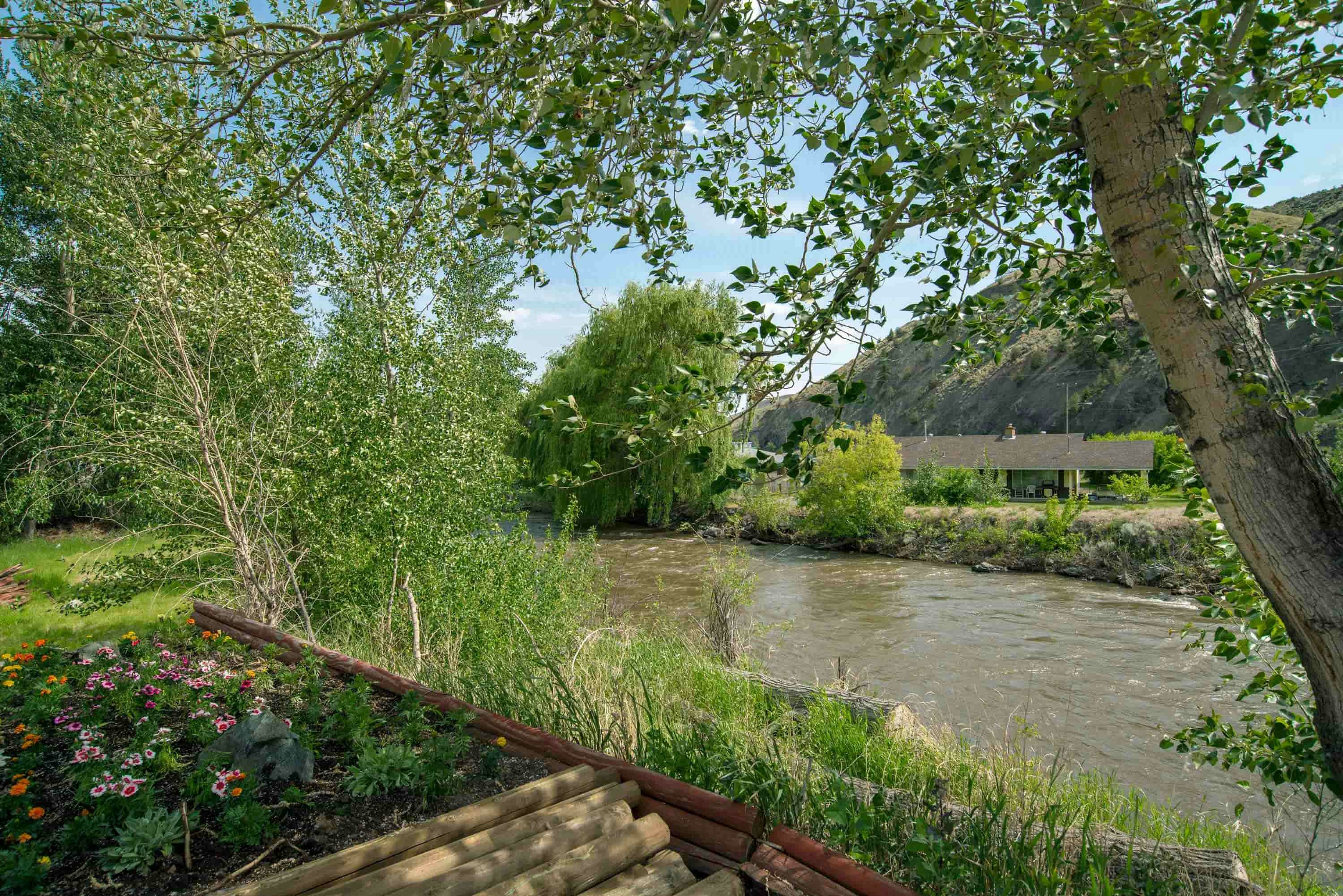 Sandman Inn Cache Creek 32/34