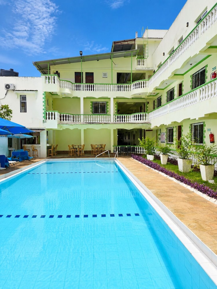 Prestige Leisure Hotel 4/50