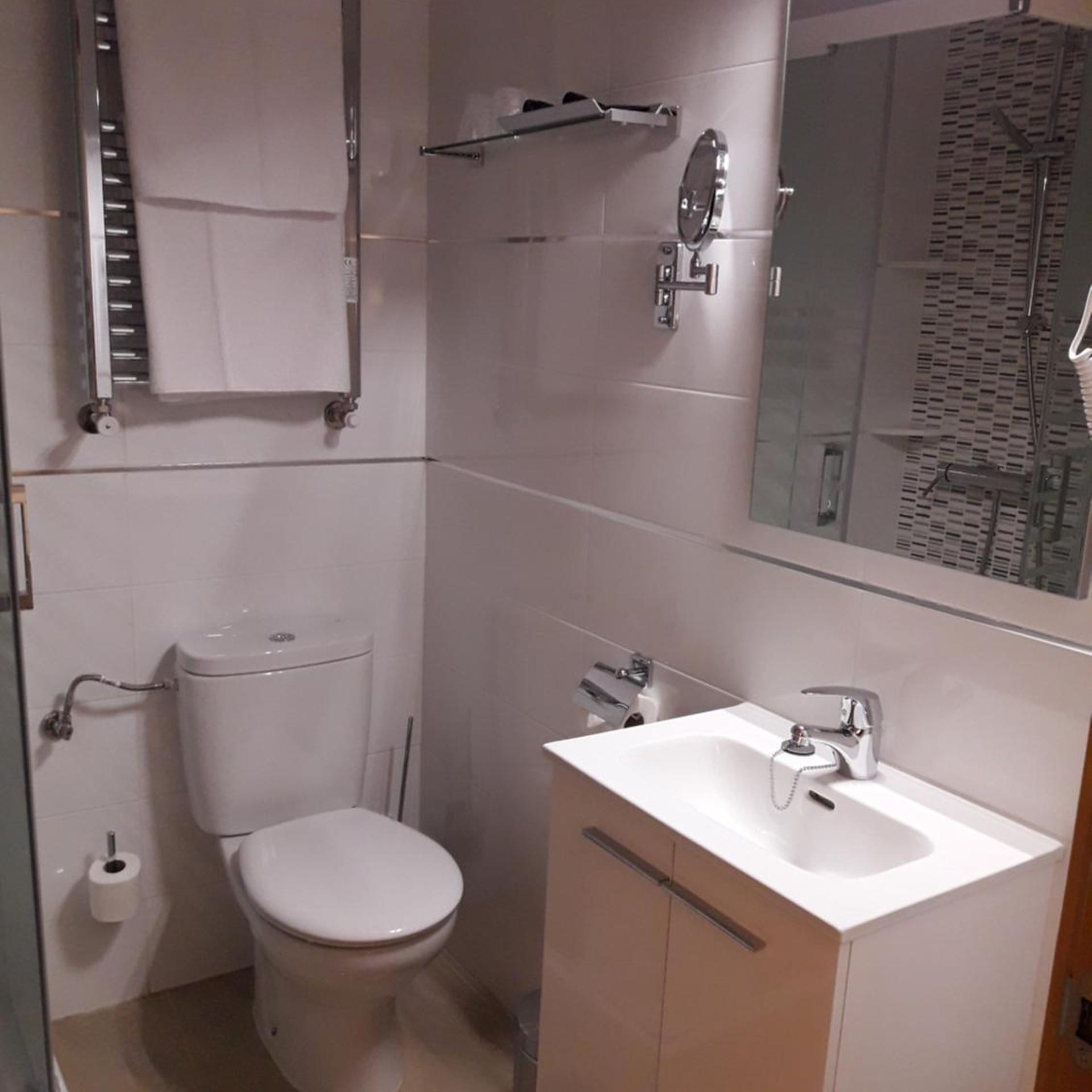 Hotel Infante Antequera 63/64