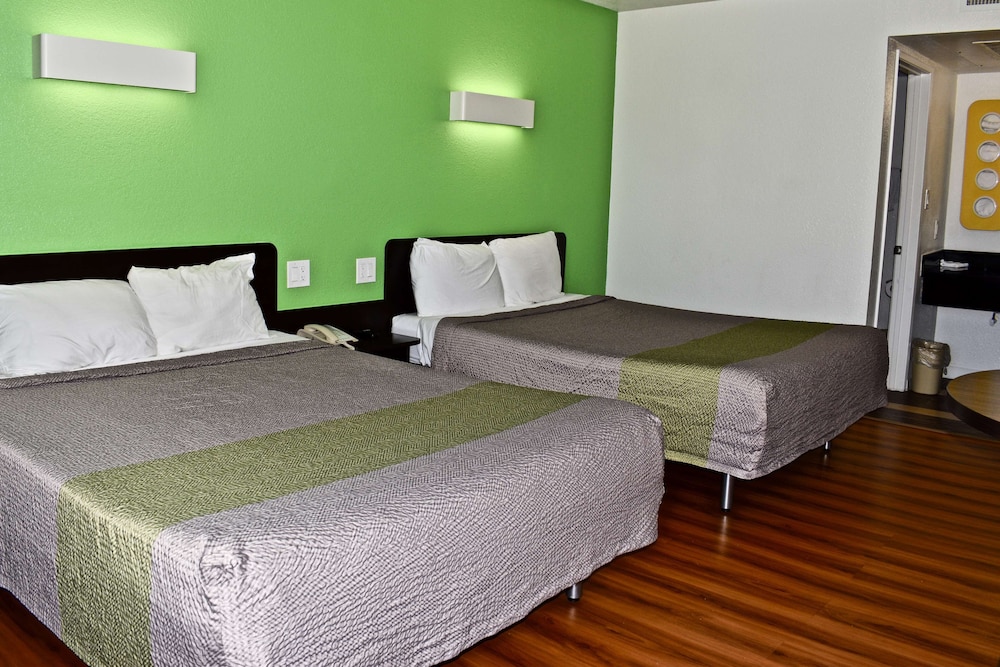 Motel6 Barstow, CA 28/57