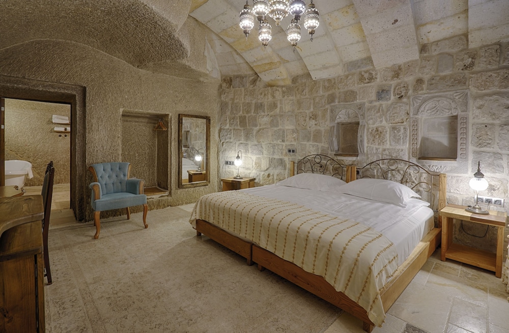 Hera Cave Suites 9/50