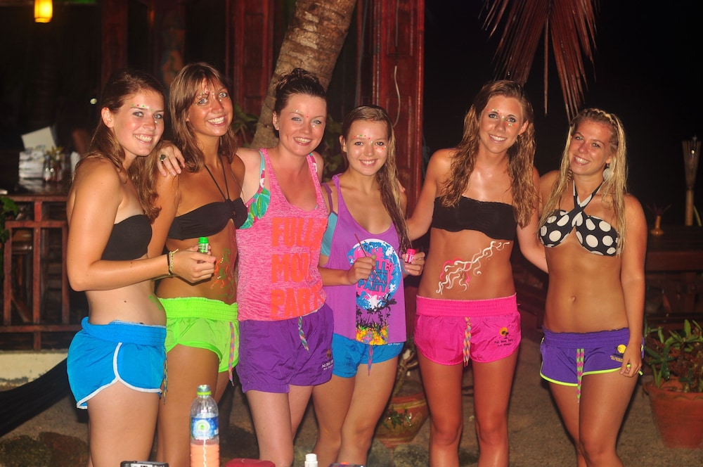 Phangan Rainbow Bungalows 15/30