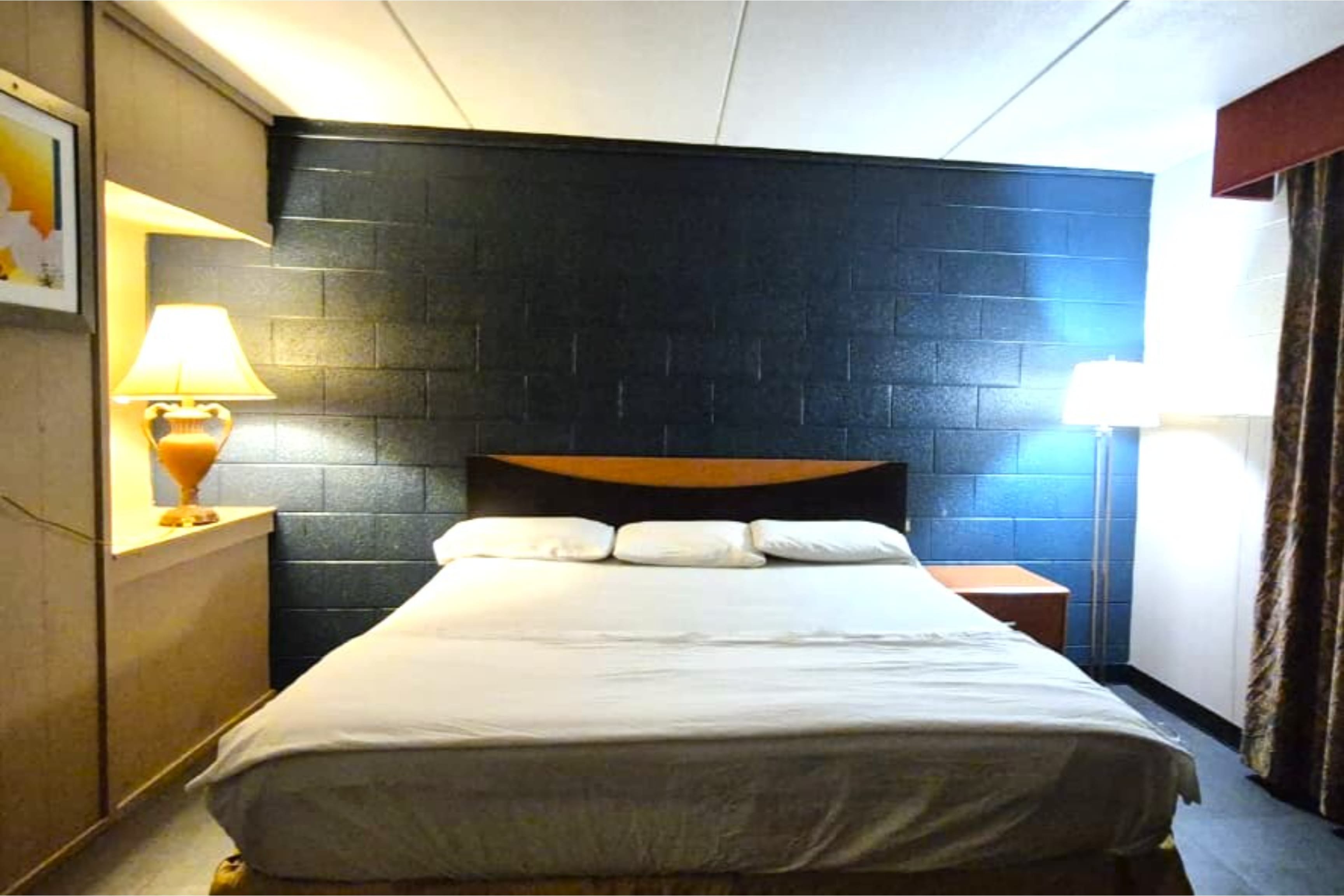 OYO Pleasant Motel 12/23